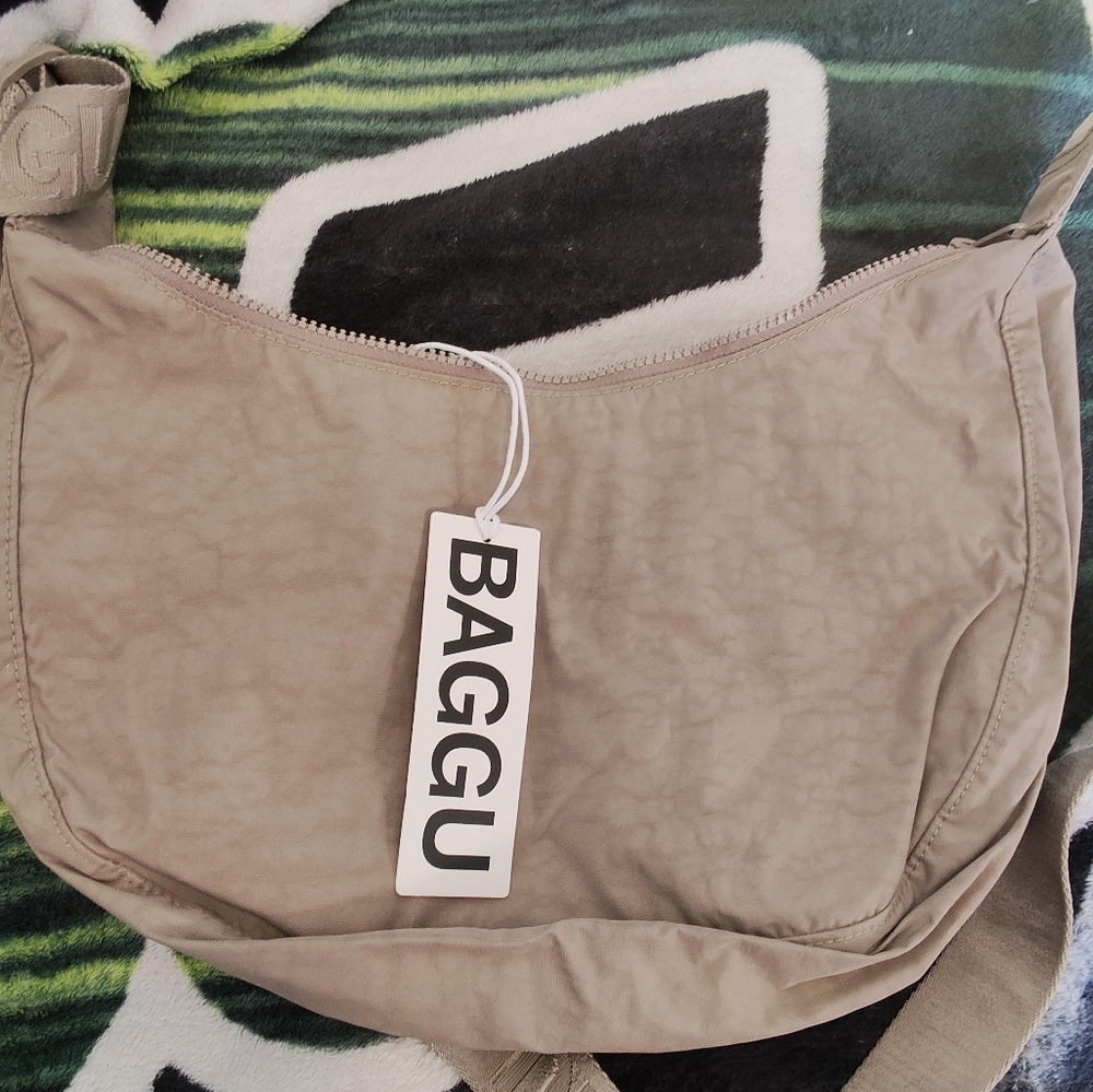 Baggu medium crescent DOVE